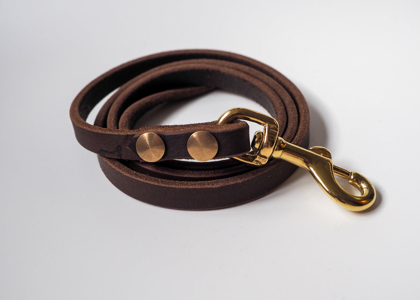 Schleppleine aus zweifarbigem Leder – robust, hochwertig verarbeitet und ideal für kontrollierten Freilauf