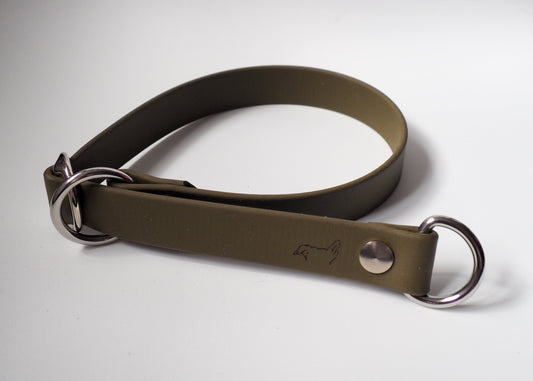 Verstellbares Zugstop Halsband aus einfarbiger Biothane® auf weißem Hintergrund – wasserabweisend, robust & handgefertigt
