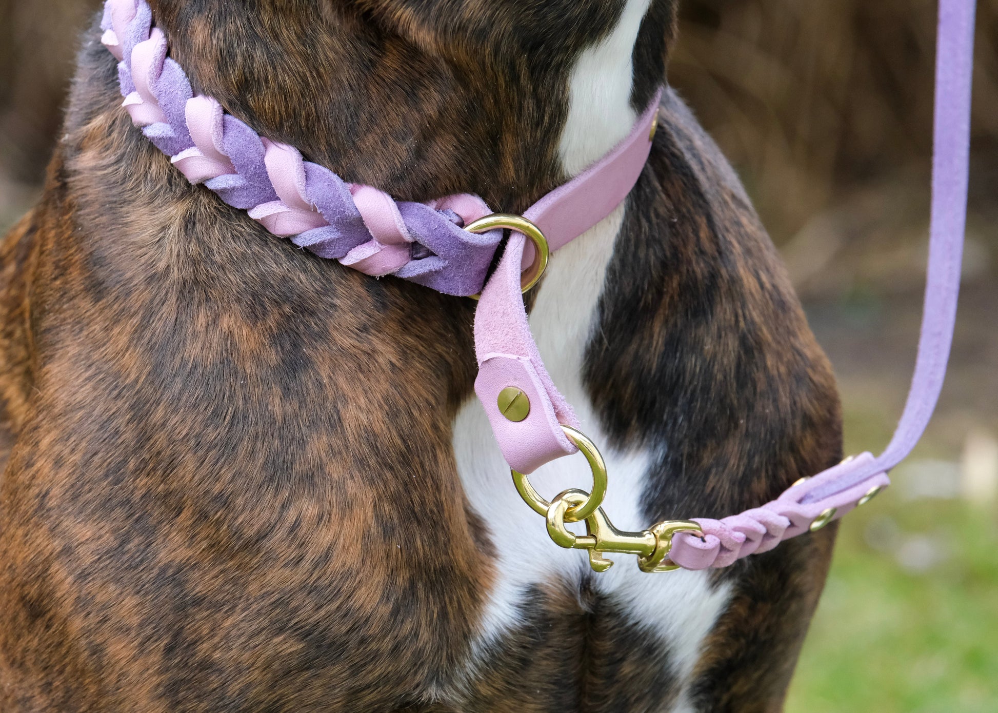 Detailansicht des Zugstop-Mechanismus und der Leder-Flechtung – hochwertige Verarbeitung & funktionales Design